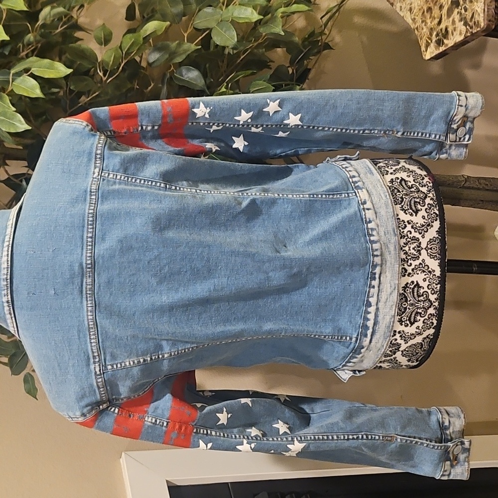 VIGOSS - Woman's Stars & Stripes Denim Jacket Sz L - Picture 2 of 4